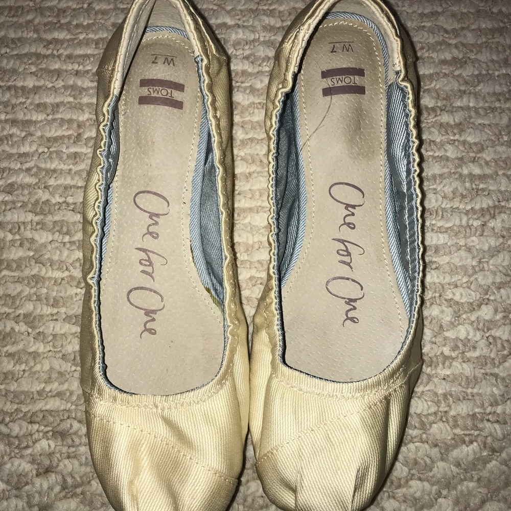🌵Toms white flats